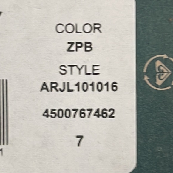 ROXY GUPPY STAMP FLIP FLOP size 7 and 8 in brand new condition. - Picture 7 of 10